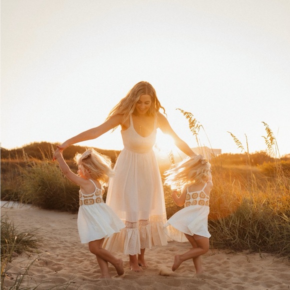 Meet your Posher, Danielle - Picture 1 of 1